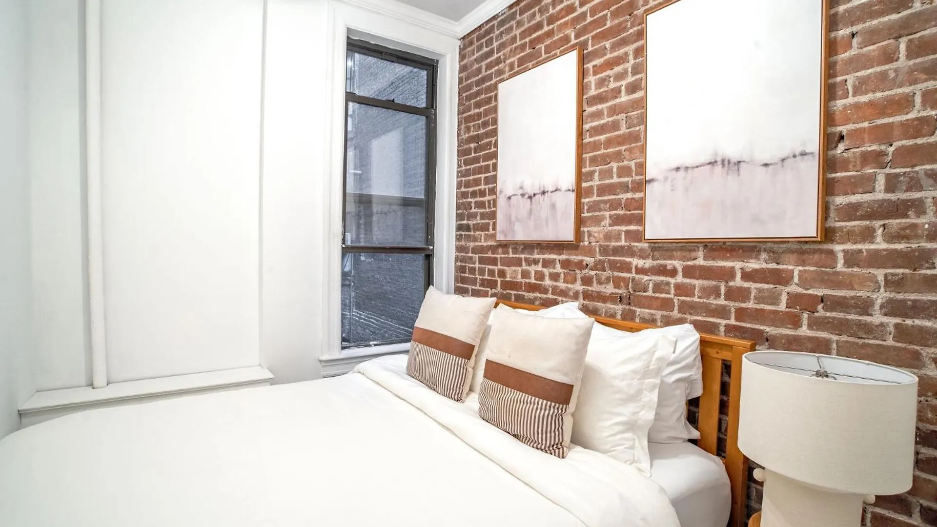 Amazing 2Bedroom 1Bath Apartment On Barrow Street New York USA